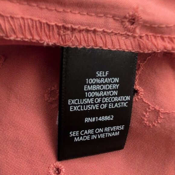 Women's Torrid Coral Top NWT Embroidery Back opening 4X - Picture 3 of 4